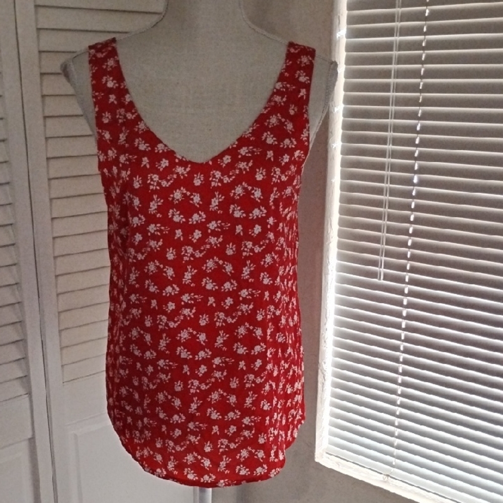 Elegant Red Floral Tank Top - Picture 1 of 6